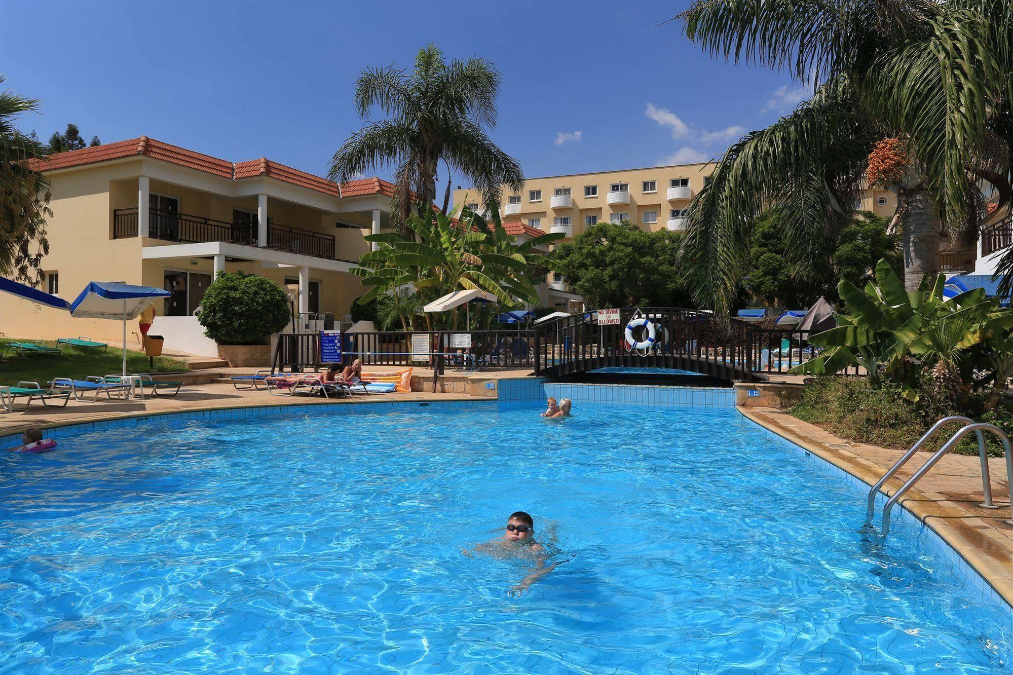 Jacaranda Hotel Apartments Protaras Esterno foto